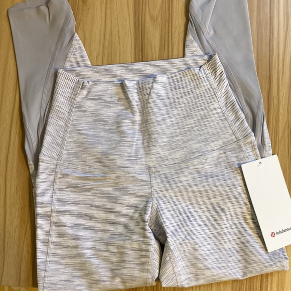 🔥 Lululemon Wunder Under 23” White Motif Size 4 or 6 - Picture 11 of 14